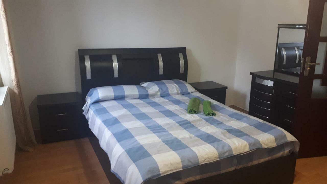 Enjoy The Hostel Batumi Exteriör bild